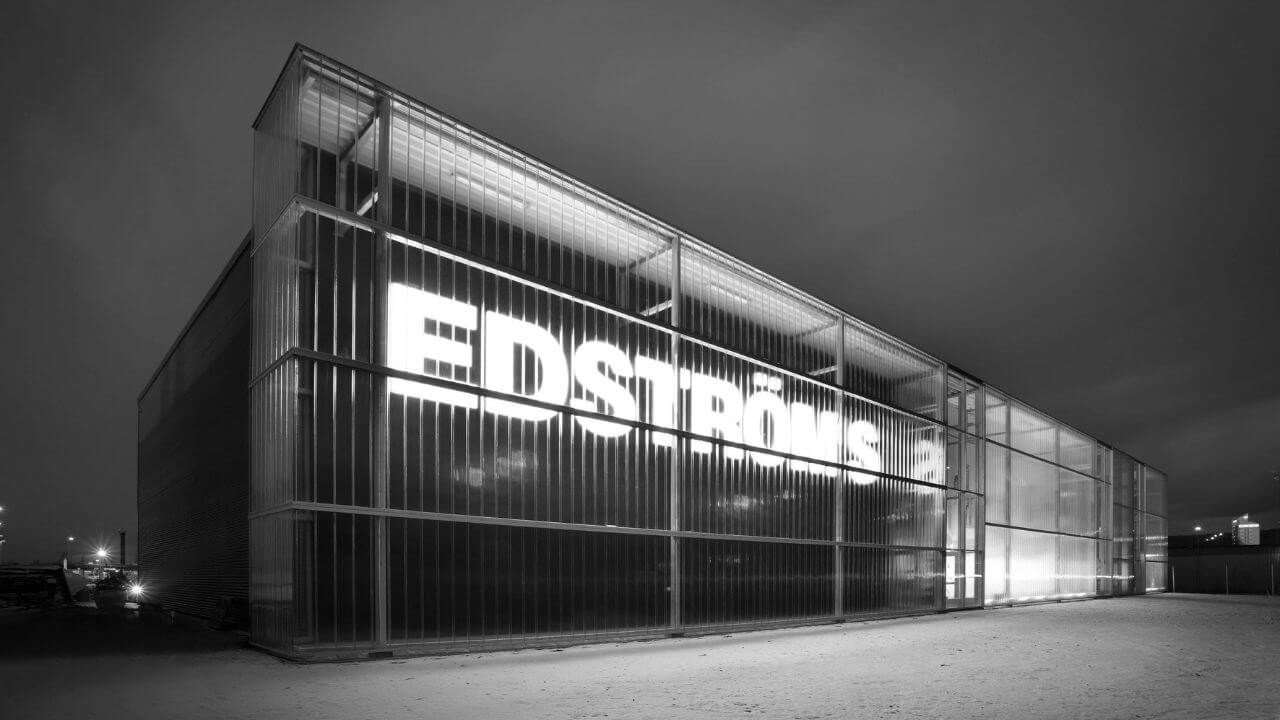 edstroms-byggnad-bw.jpg
