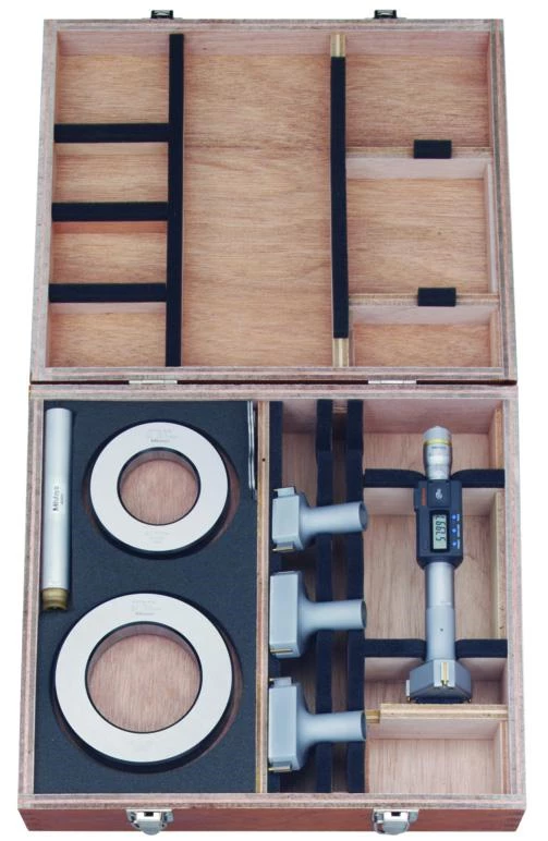 Digital trepunktsmikrometermed utbytbara mäthuvud i sats