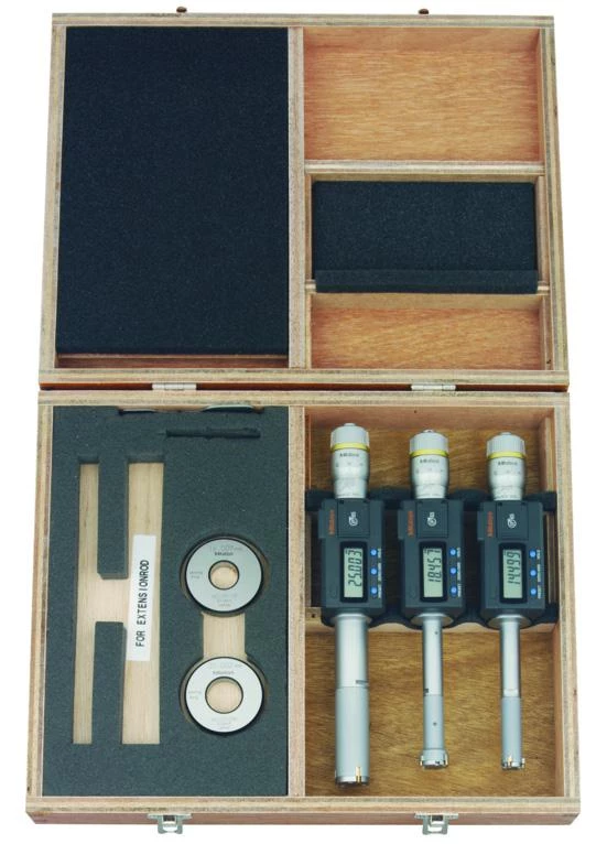 Digital trepunktsmikrometermed utbytbara mäthuvud i sats