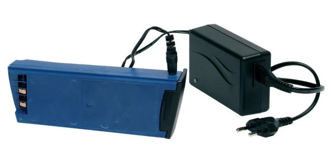 Batteri och laddare Sundström till SR 500
