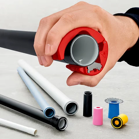 Knipex Röravskärare som används för att skära av rör genom att den pressas ihop.