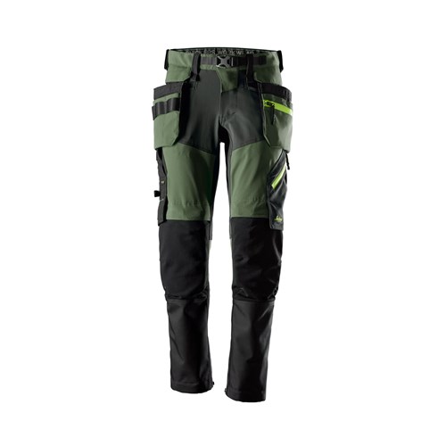 Snickers Flexiwork Softshell Arbetsbyxor 6940 med hölsterfickor i khakigrön och stålgrått med gula detaljer.