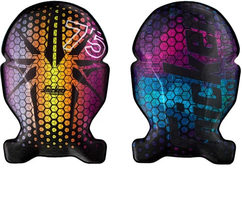 PowerFoam Knäskydd 9128 i svart färg med mönster från Snickers.